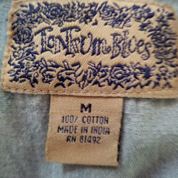 VEST - Picture 4 of 4